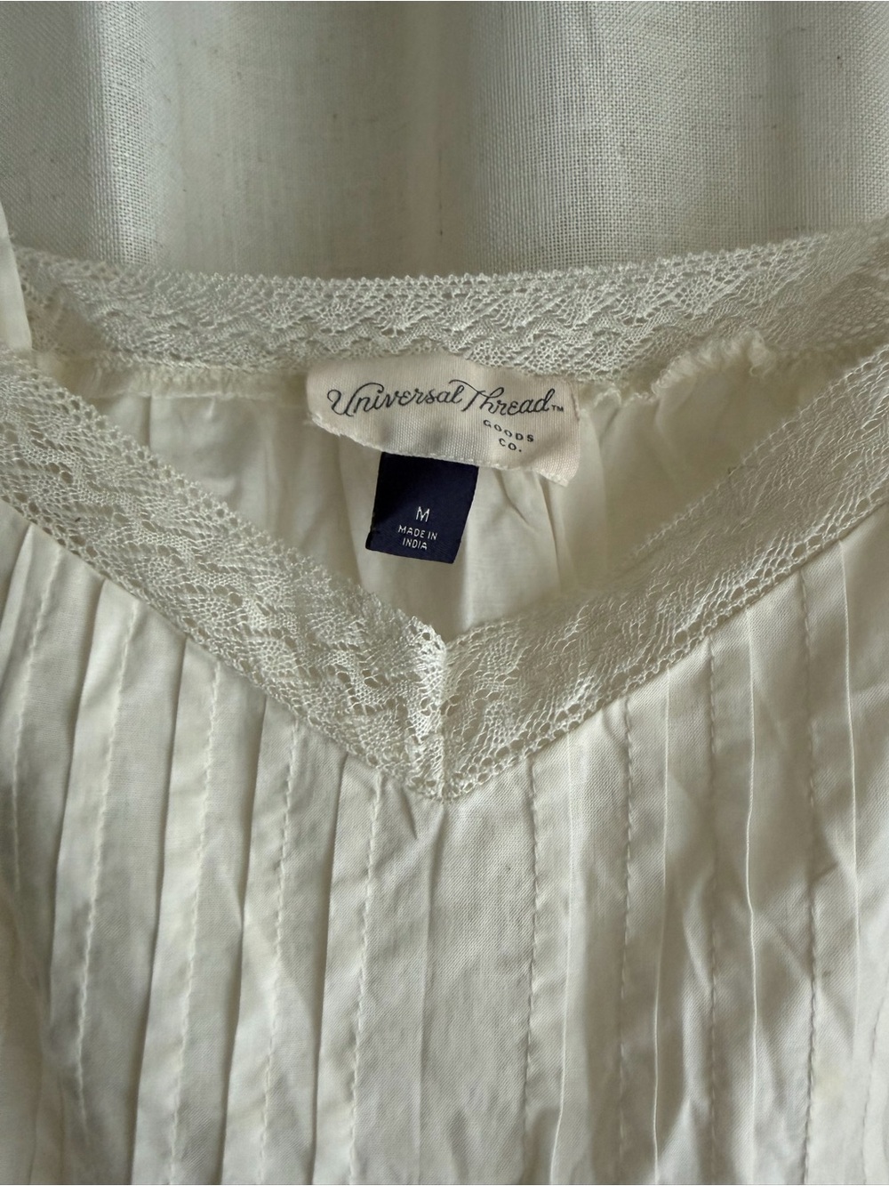 Universal Thread White Lace-Trim V-Neck Cami Tank - Picture 4 of 4